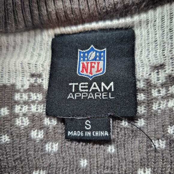 Tampa Bay Buccaneers NFL Sweater Womens Small Red Soft Winter Football Bucs Deer - Picture 9 of 10